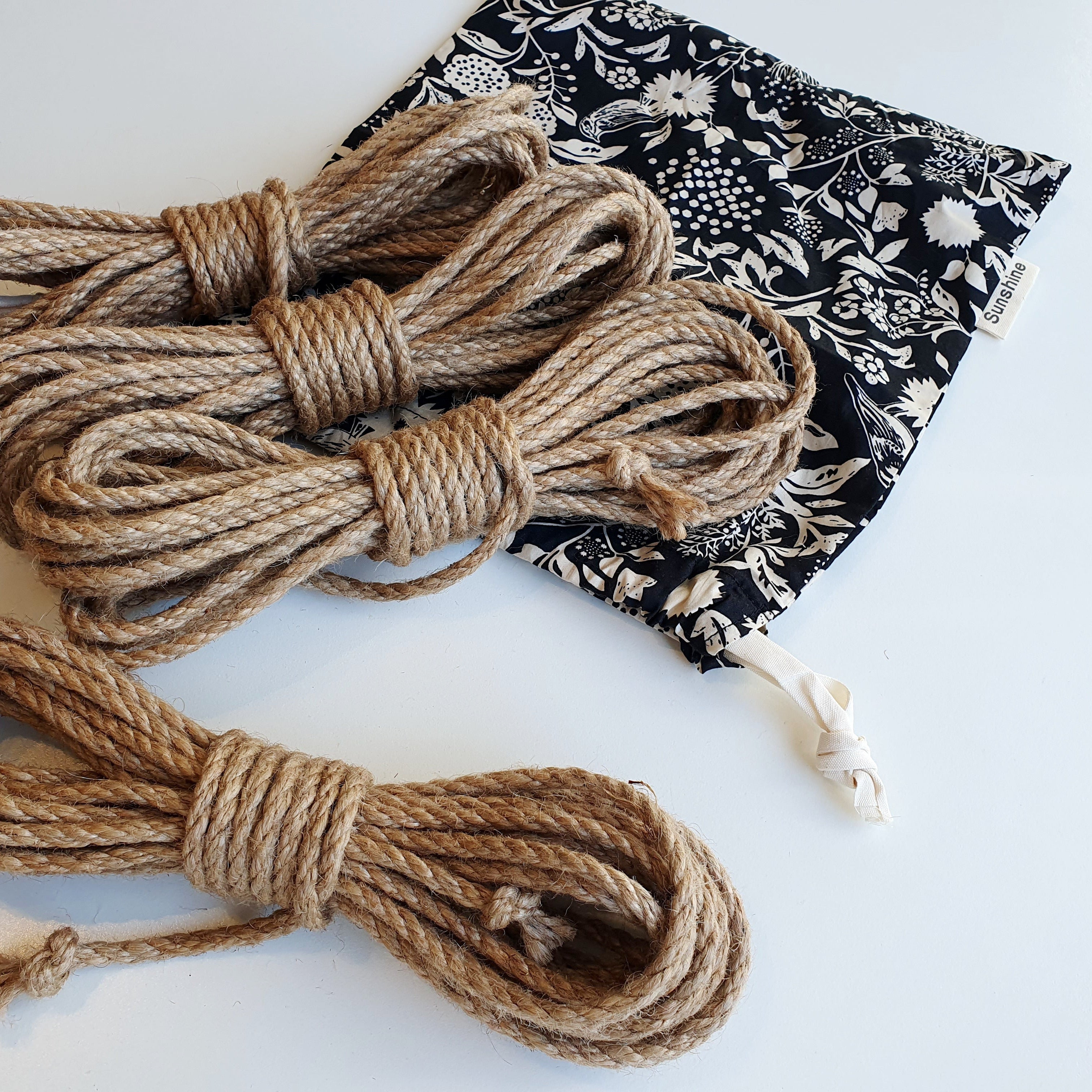 Shibari Rope Jute - Set 4×8m with Black Floral Pouch