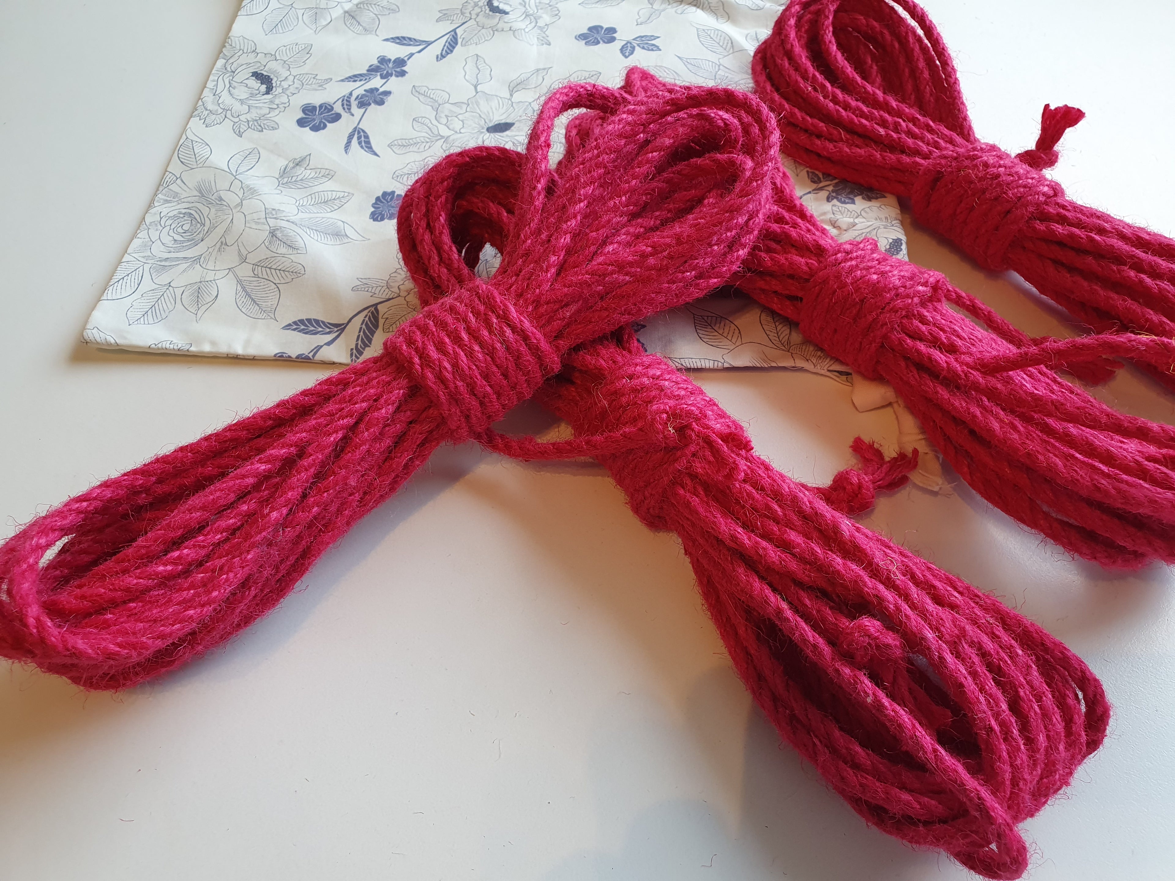 Pink Shibari Rope Jute - Set 4×8m with White Floral Pouch