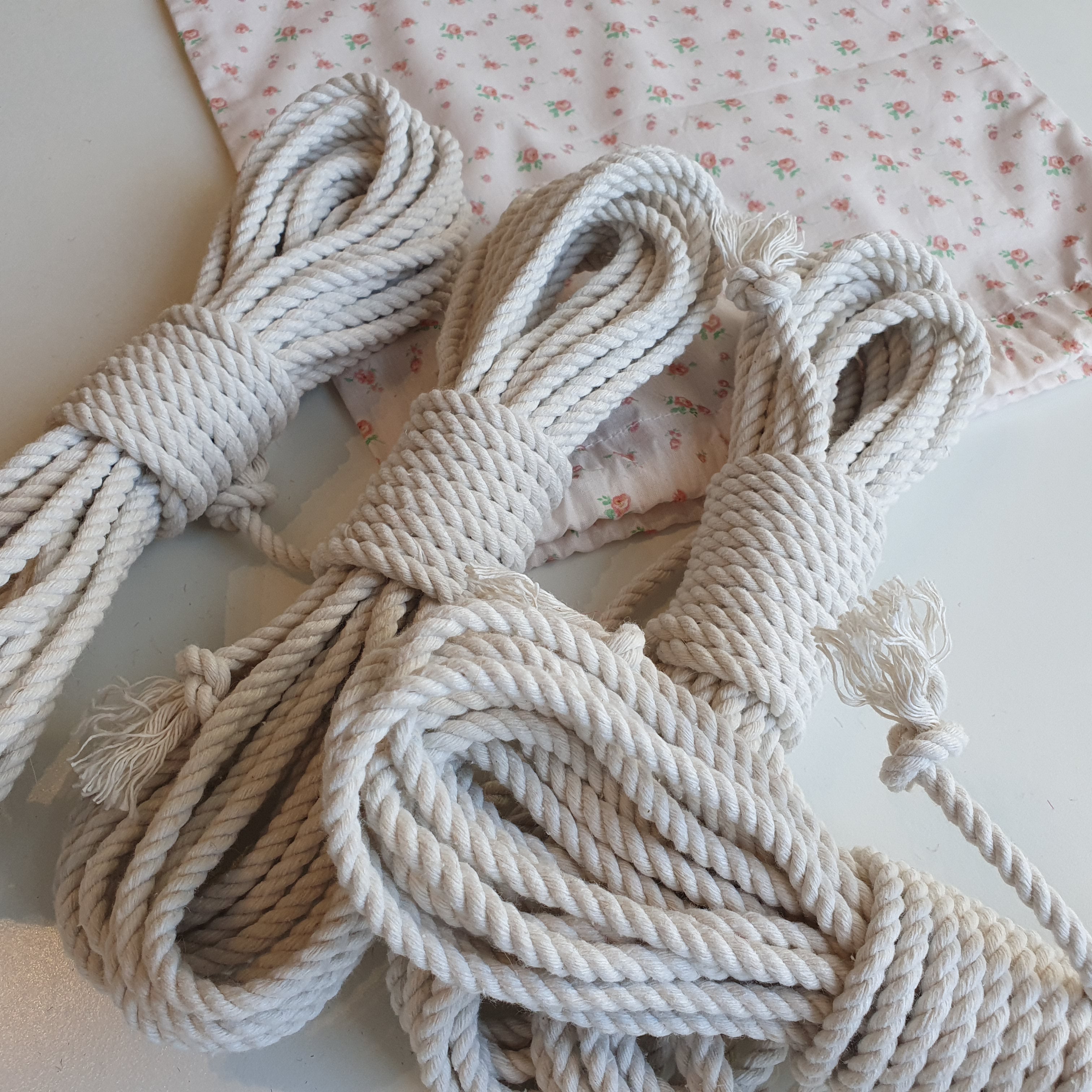 White Shibari Rope Cotton - Set 4×8m with White Floral Pouch